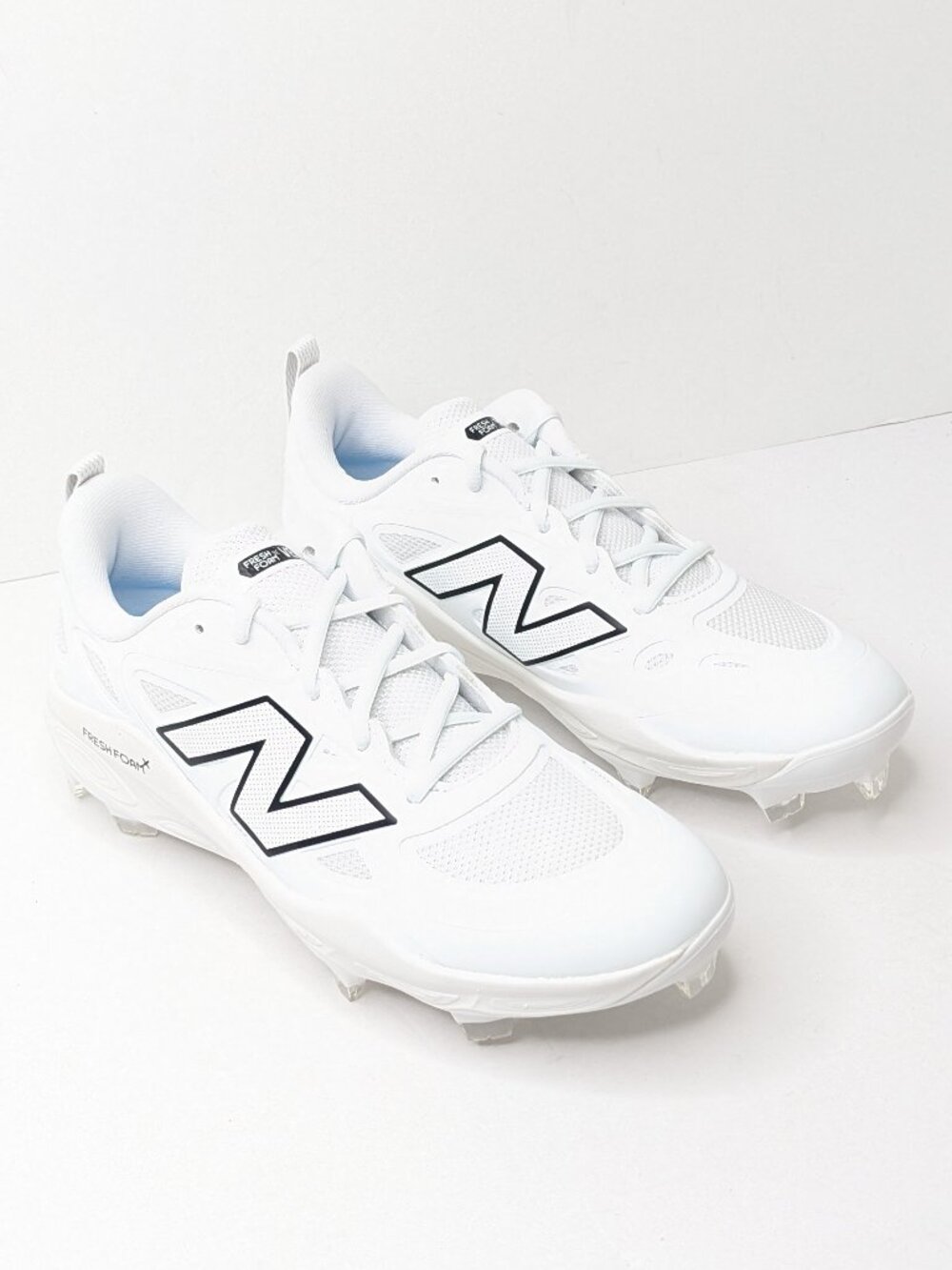 New Balance Fresh Foam X Velo V4 Molded Softball Cleats White Womens 8.5